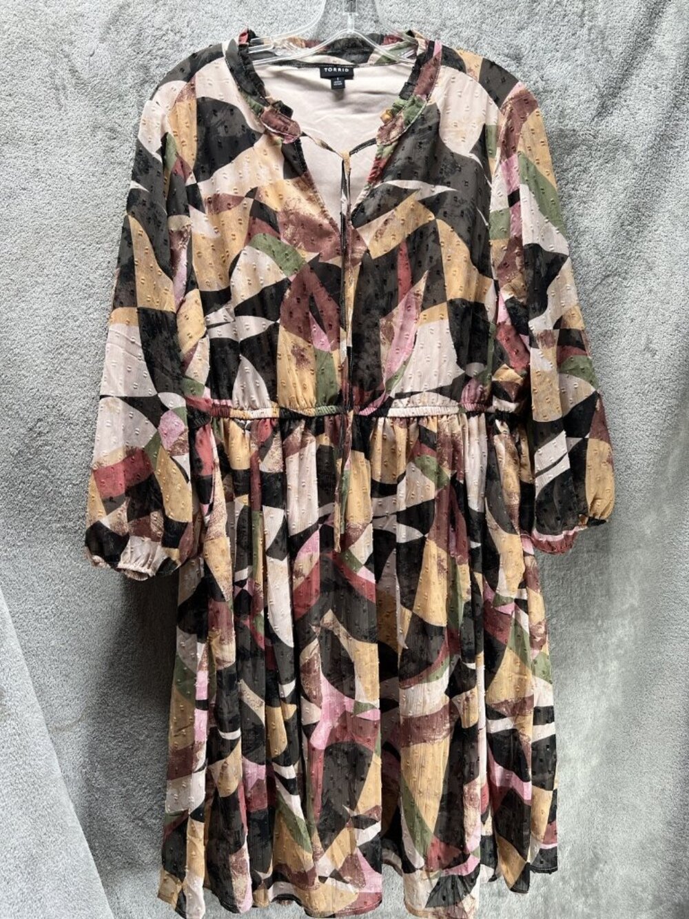 TORRID 1x Mini Clip Dot Front Keyhole Dress Plus Geo Print Chiffon Abstract Art